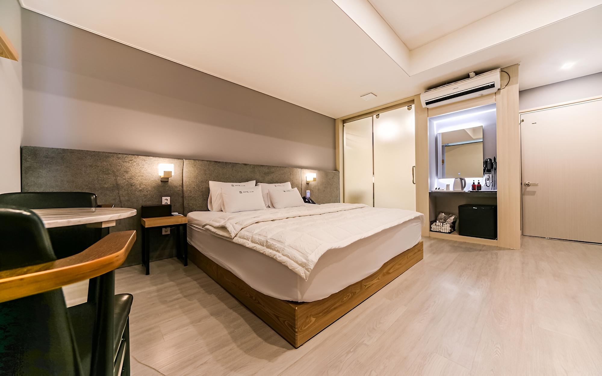 Room (Hotel Palace Deals) - Photo 6