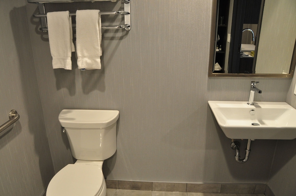 Studio, Accessible (Distinction 2 Queens)