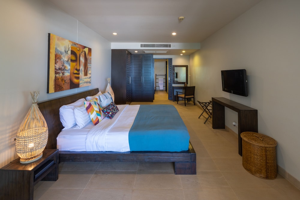 Two Bedroom Apartment, Ocean View - Photo 3