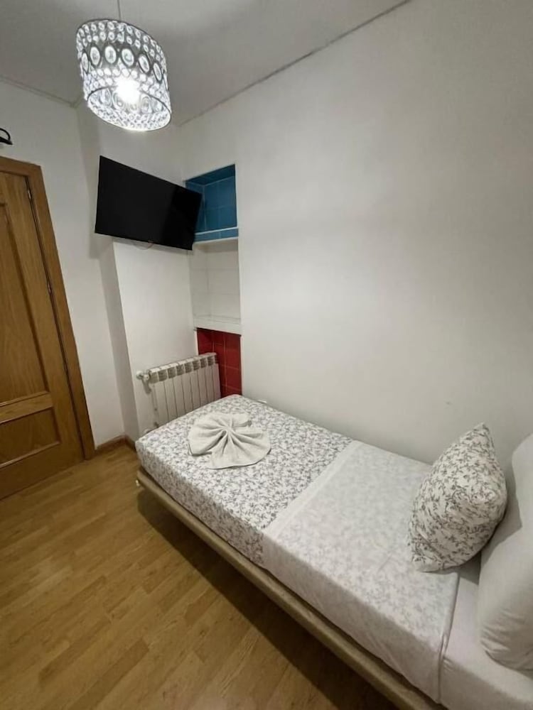 Habitación Individual Económica, Baño Compartido