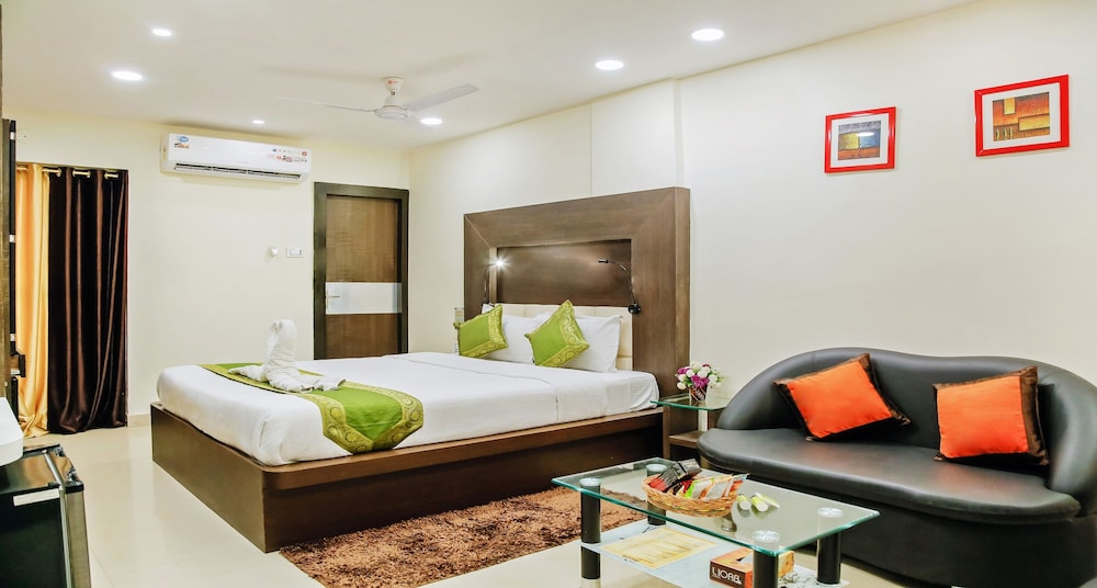 Deluxe Room, 1 King Bed