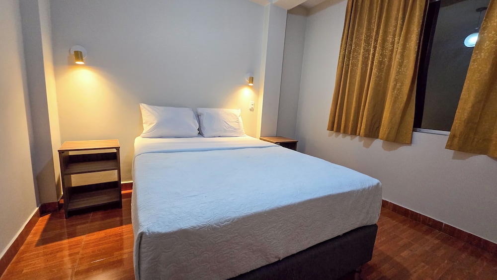 Comfort Room, City View
