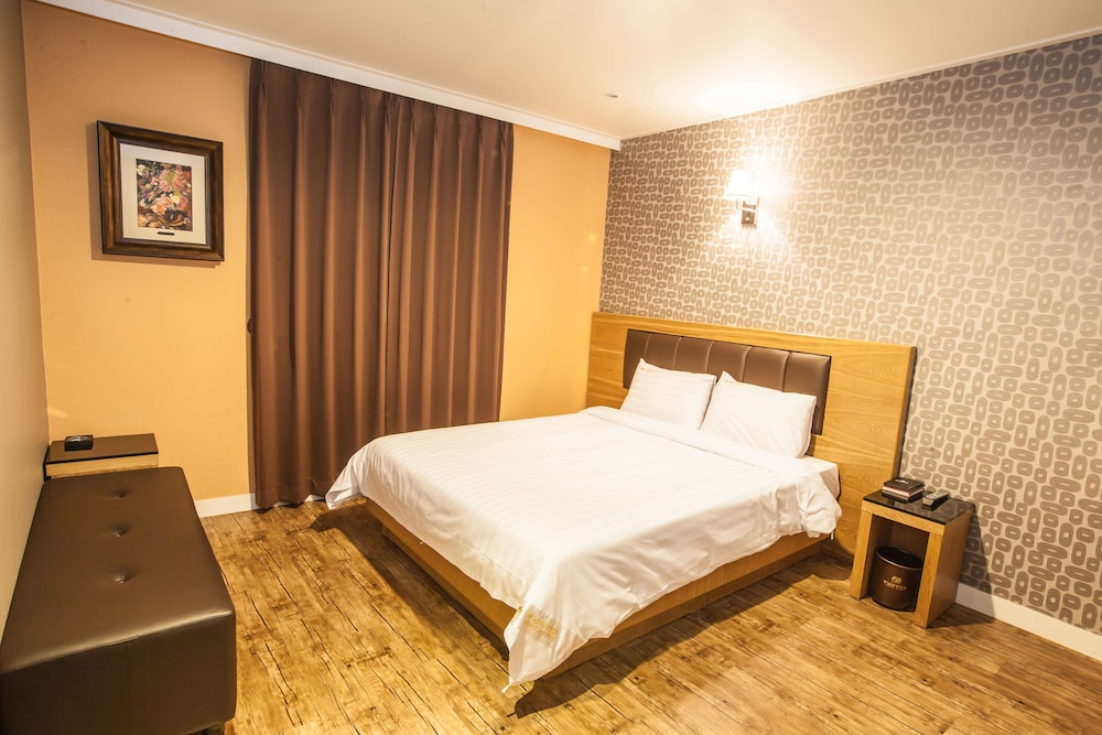 Standard Double Room photo 2