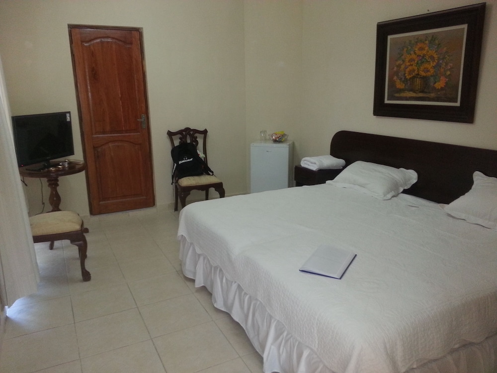 Double Room, 1 Queen Bed, Private Bathroom photo 2