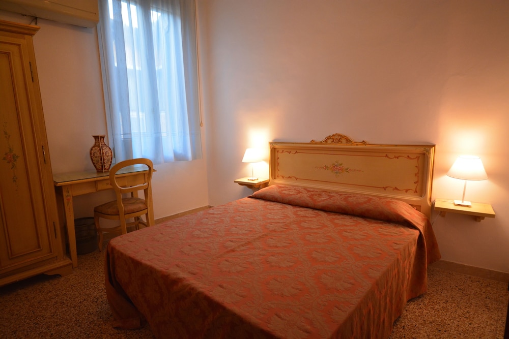 Deluxe Double Room, Terrace, City View photo 1