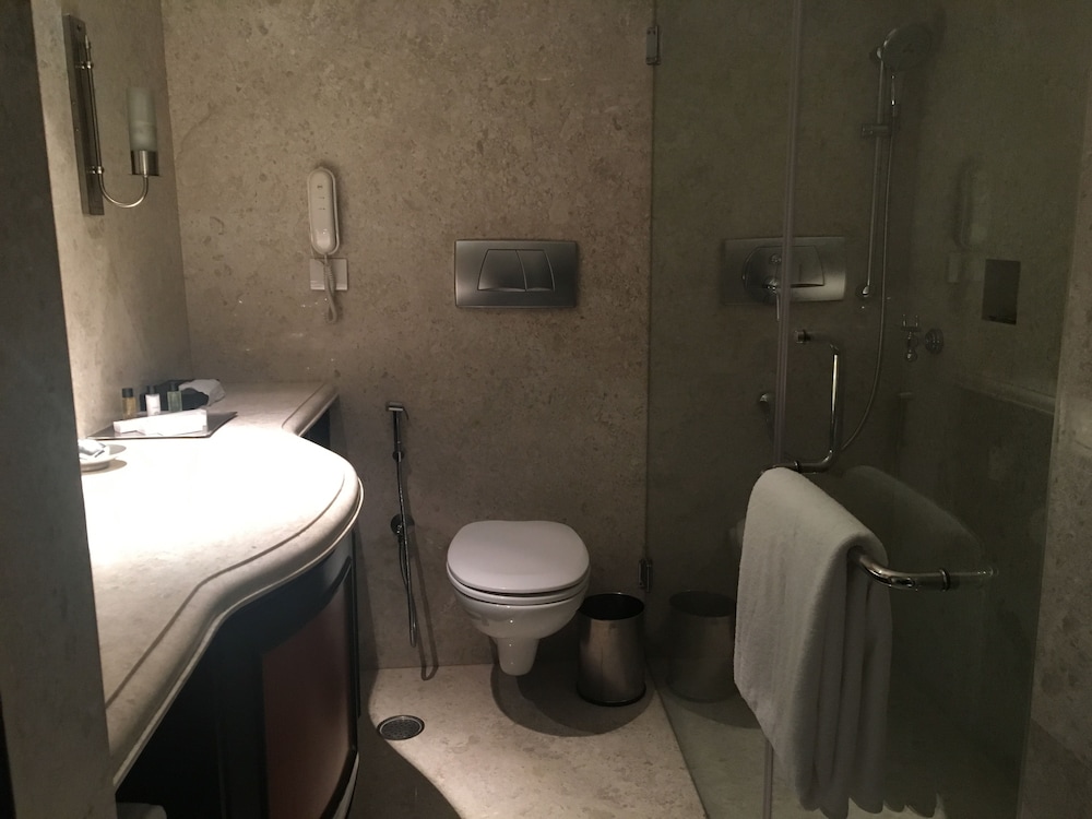 Executive Room, 1 King Bed photo 3