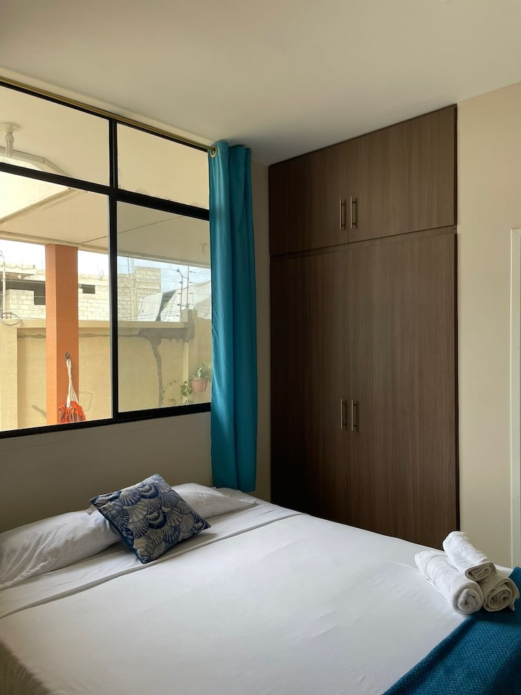 Standard Studio Suite, 1 King Bed photo 3