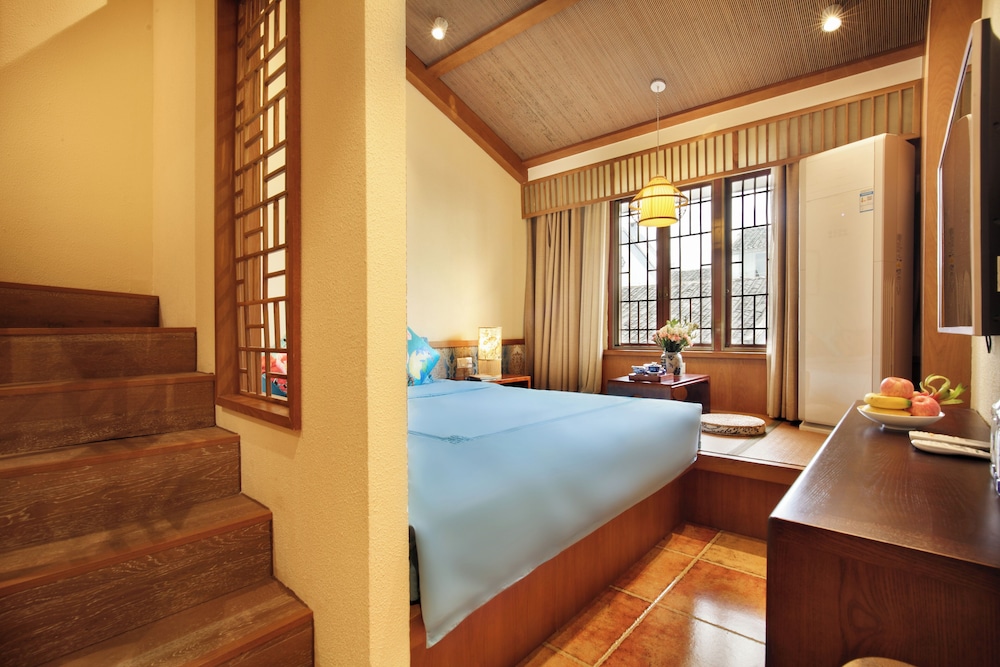 Family Triple Room, Multiple Beds, Non Smoking, Courtyard View