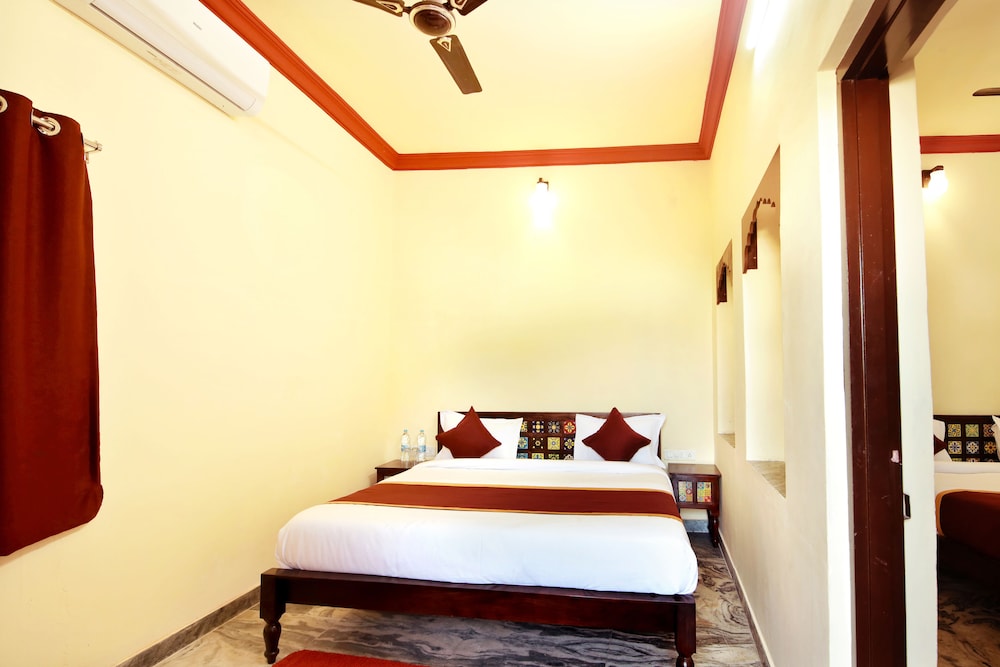 Royal Room - Photo 12