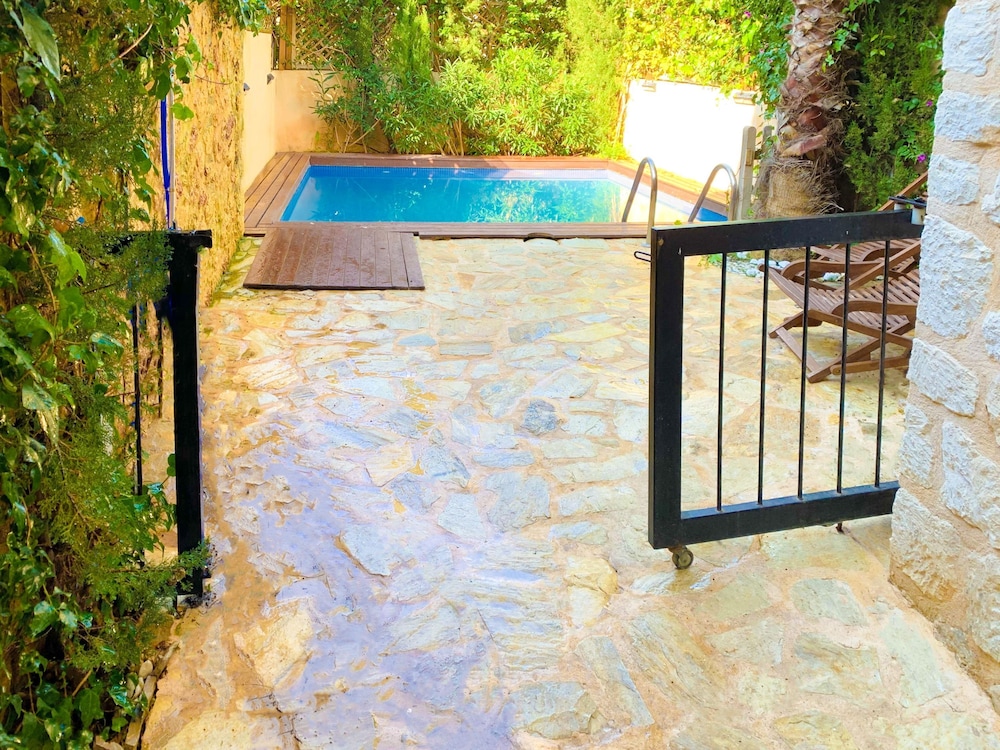 Villa photo 3