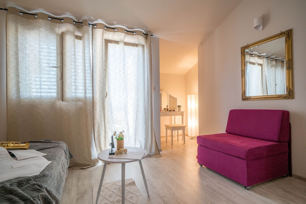Apartment (A2)