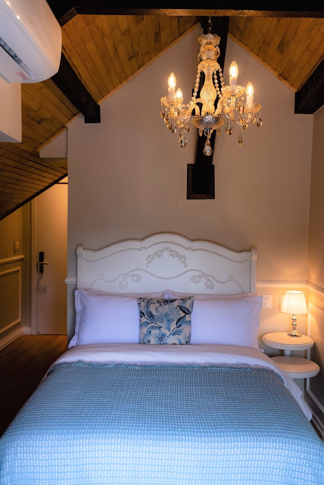 Deluxe Double Room, City View - Photo 23