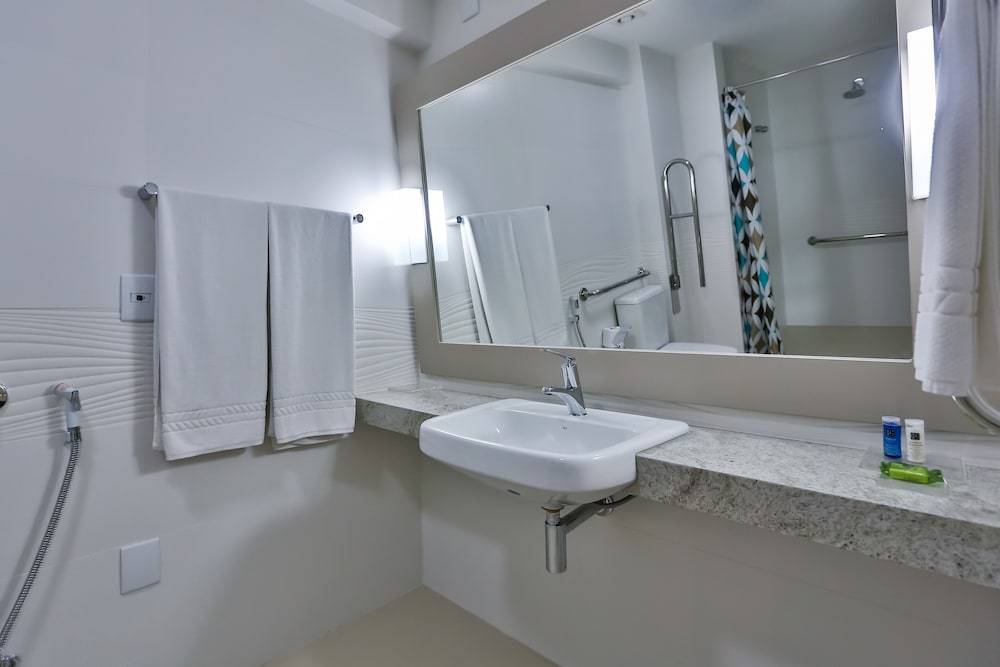 Superior Twin Suite Handicapped thumbnail 6
