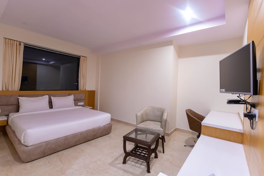 Executive Room, Refrigerator - Photo 1