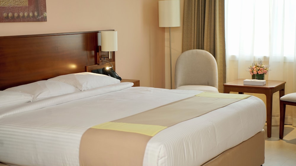 Deluxe Room, 1 King Bed - Photo 1