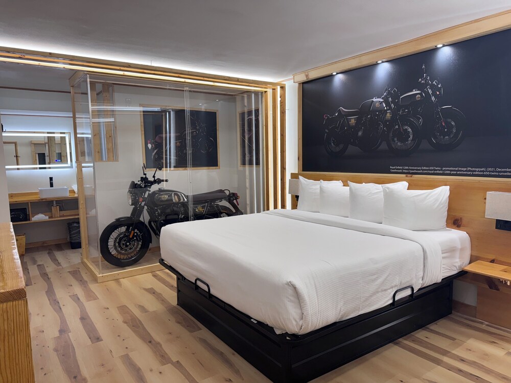 Royal Enfield INT 650