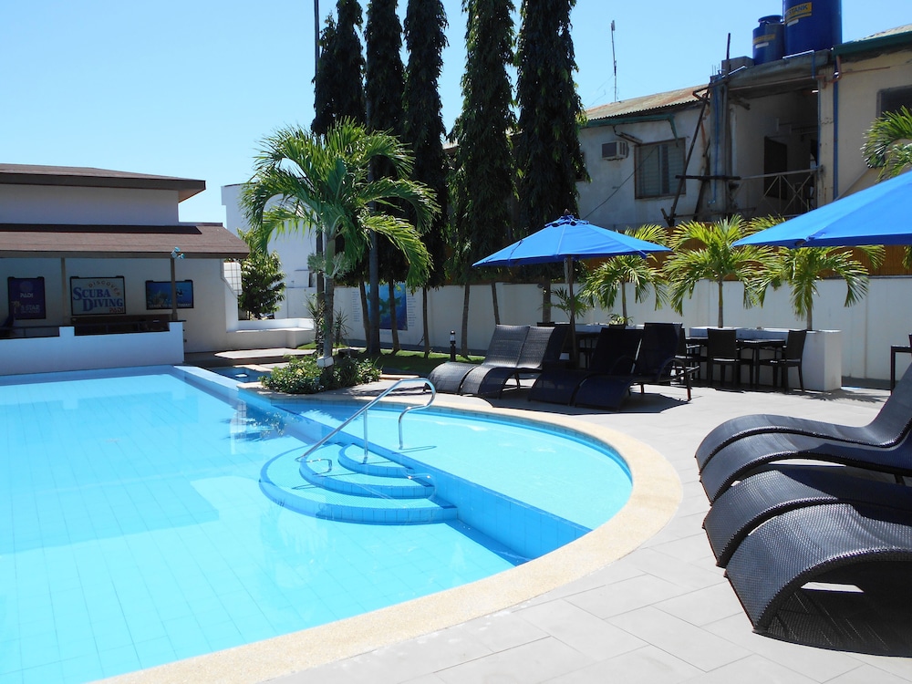 Spa Suite, Poolside photo 3