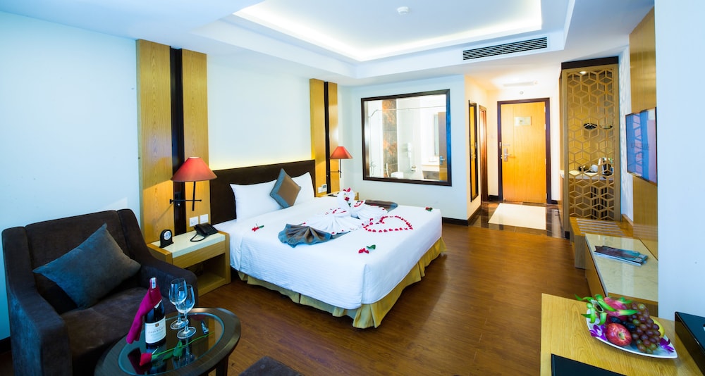 Deluxe Double Room, City View photo 3