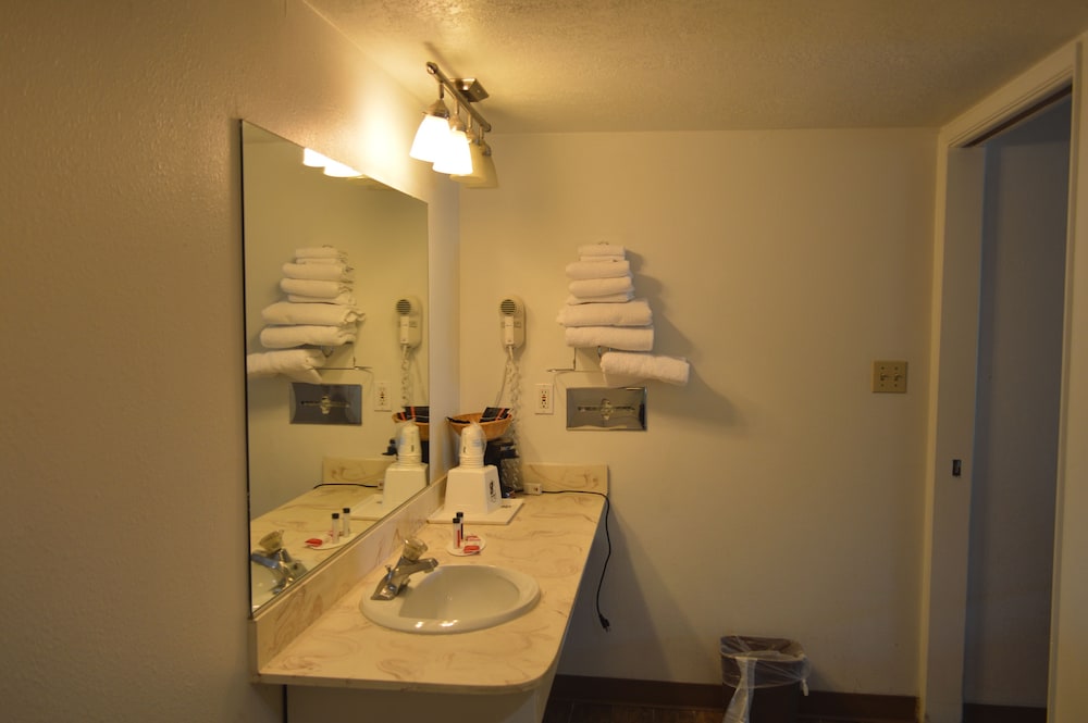 Comfort Suite, 2 Queen Beds, Non Smoking, Microwave - Photo 7