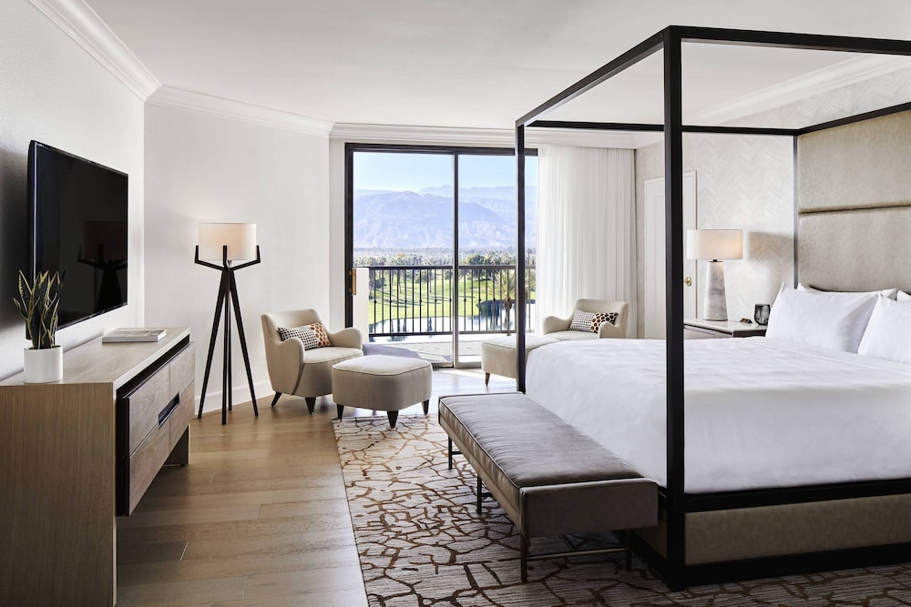 Suite, 1 Bedroom, Pool View - Photo 2