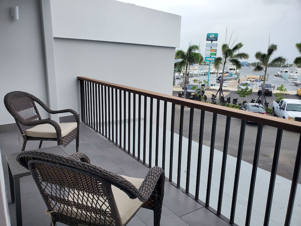 Deluxe Single Room, Balcony, Ocean View photo 3