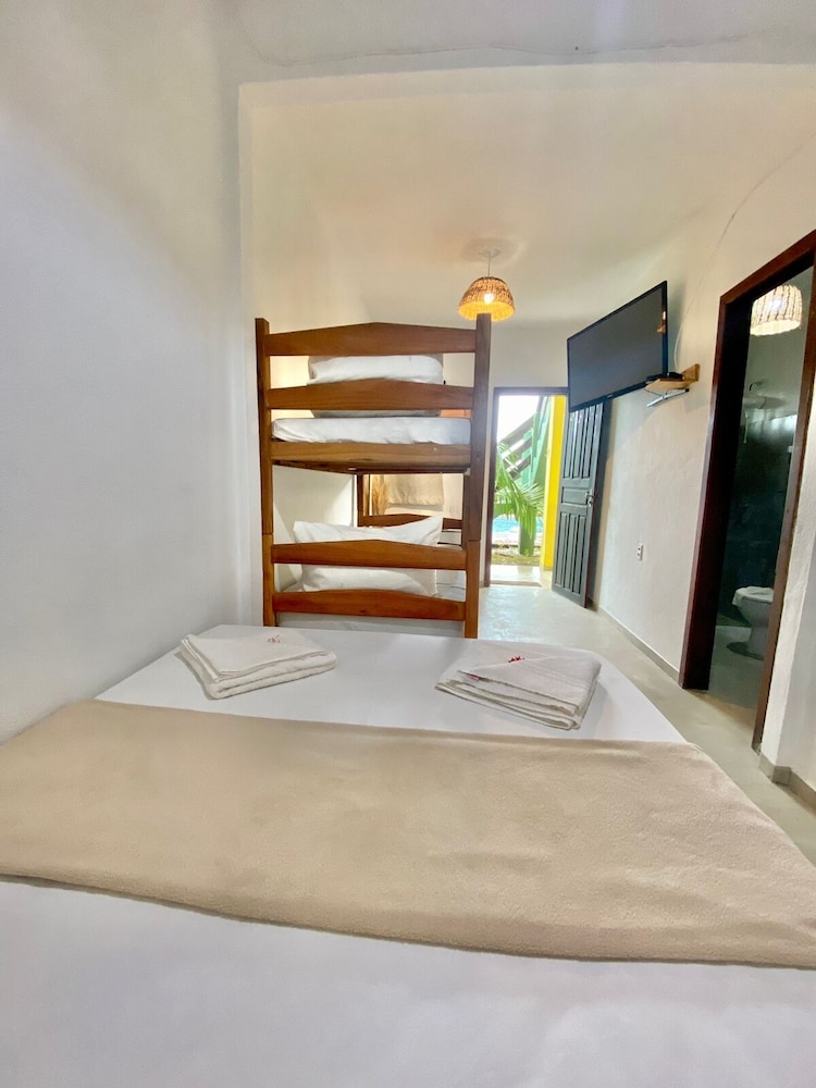 Family Quadruple Room, Pool View photo 3