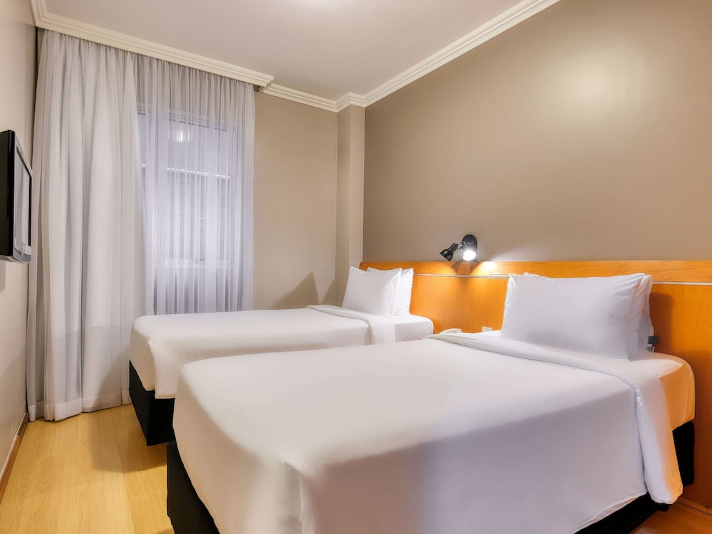 Standard Room, 2 Twin Beds - Photo 2