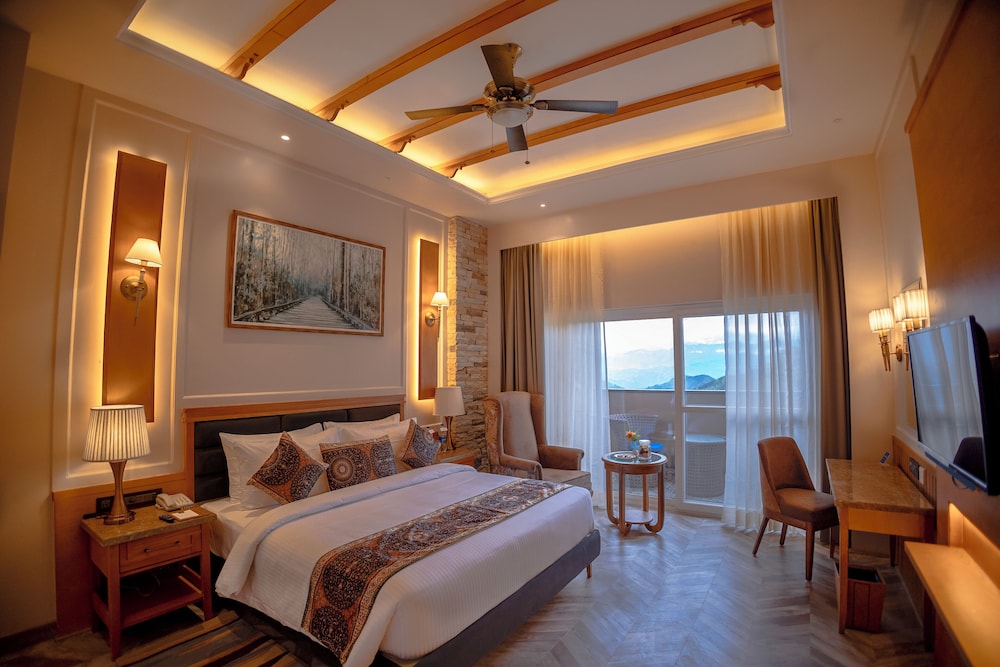 Premium Double Room, 1 King Bed, Balcony, Valley View (Panorama) - Photo 8