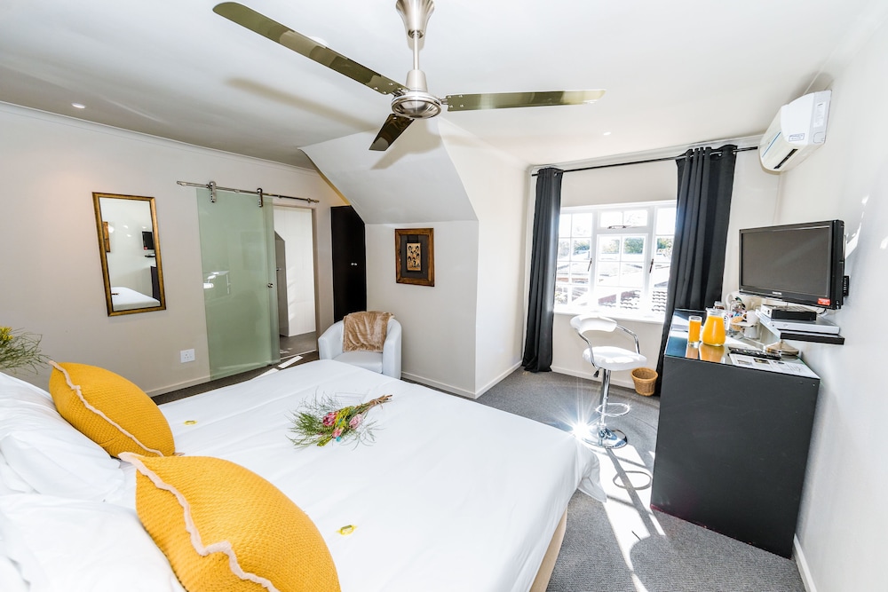 Suite (King) photo 3