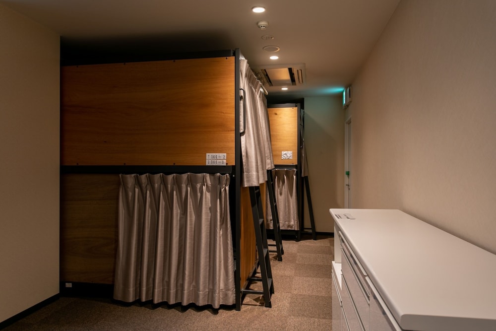 Mix Dormitory Shared Bathroom photo 2