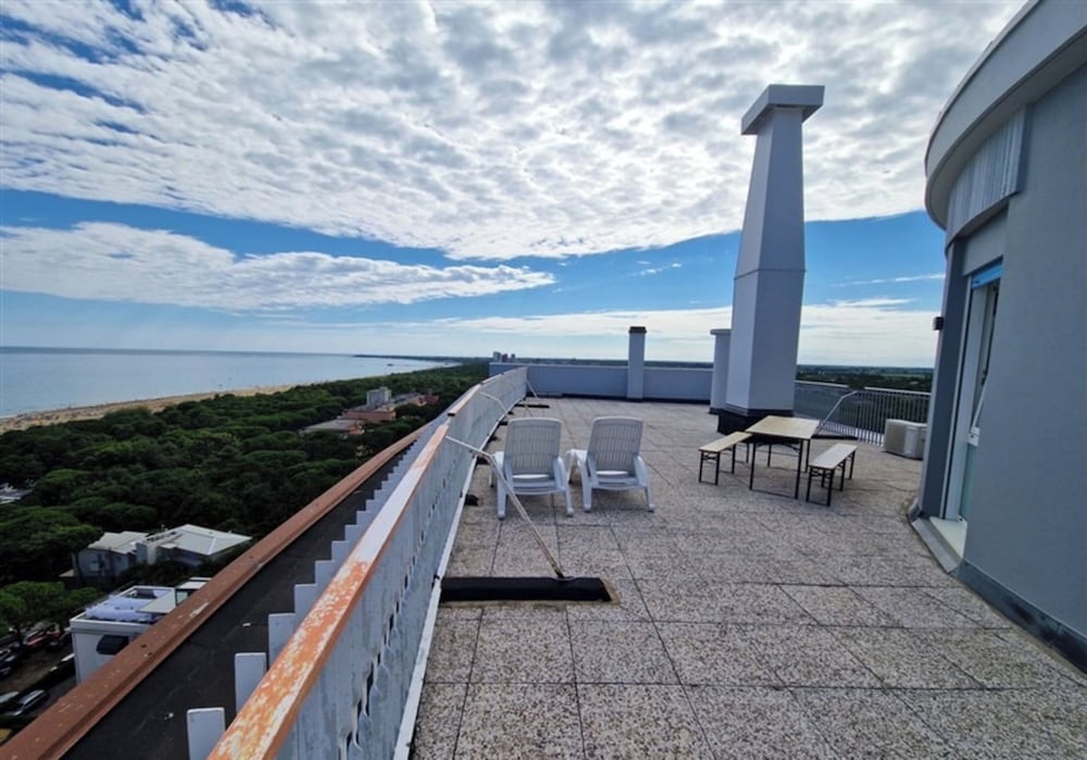 Studio, Multiple Bedrooms, Balcony, Ocean View