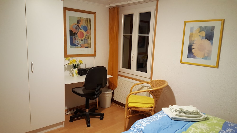 City Apartment, 2 Bedrooms, Courtyard View photo 2