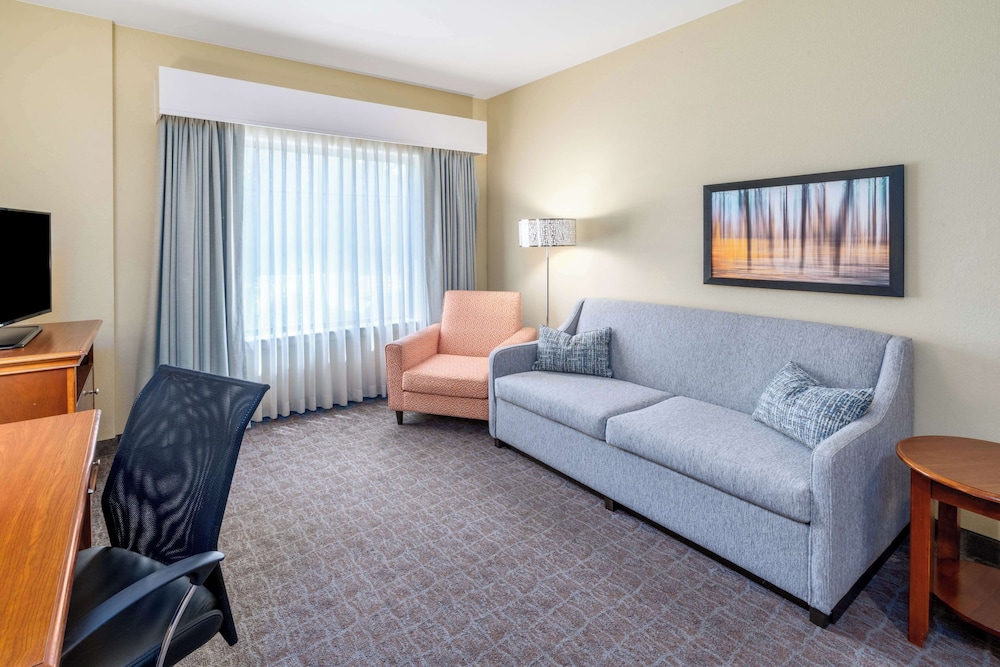 Suite, 2 Queen Beds, Accessible, Non Smoking (Roll-in shower) photo 1