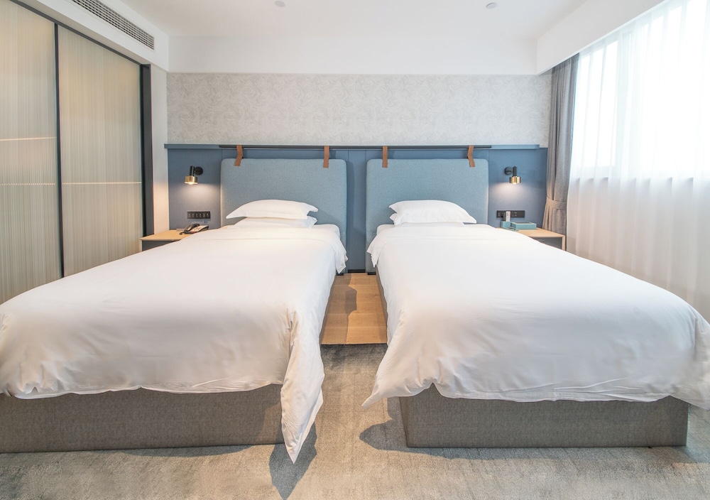 Basic Twin Room, City View