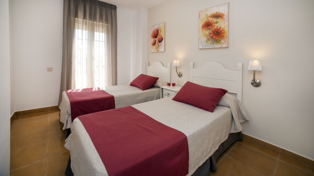 Apartment, 2 Bedrooms (4 adults + 2 children) photo 2