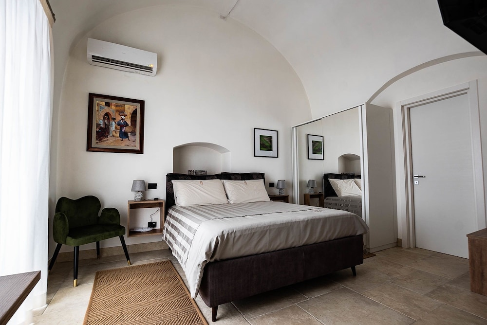 Comfort Quadruple Room, 2 Queen Beds photo 2