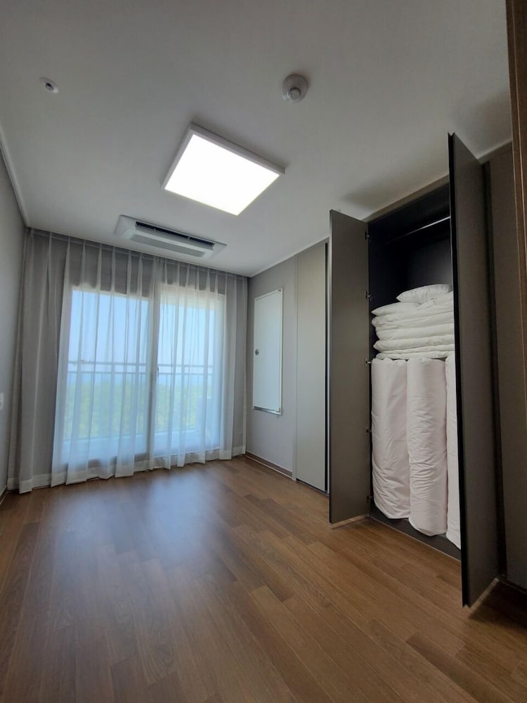 Suite, Non Smoking, City View