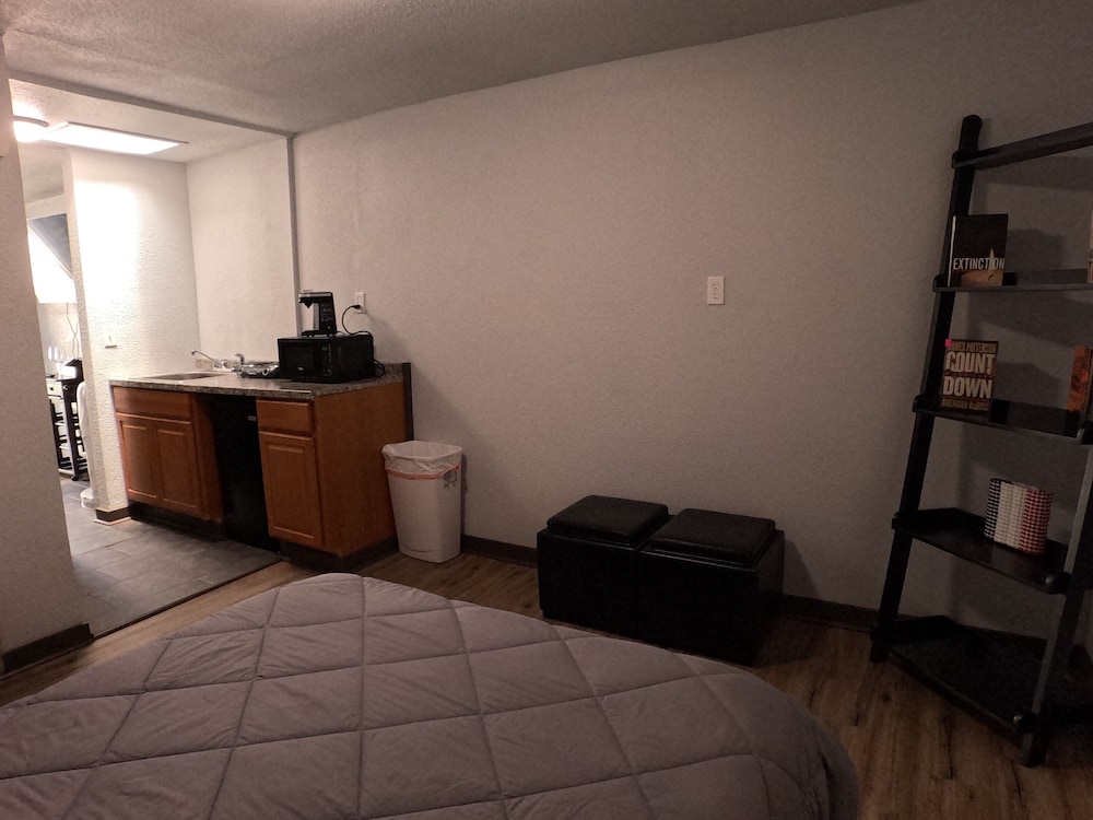Standard Cabin, 1 Queen Bed, Kitchenette photo 3