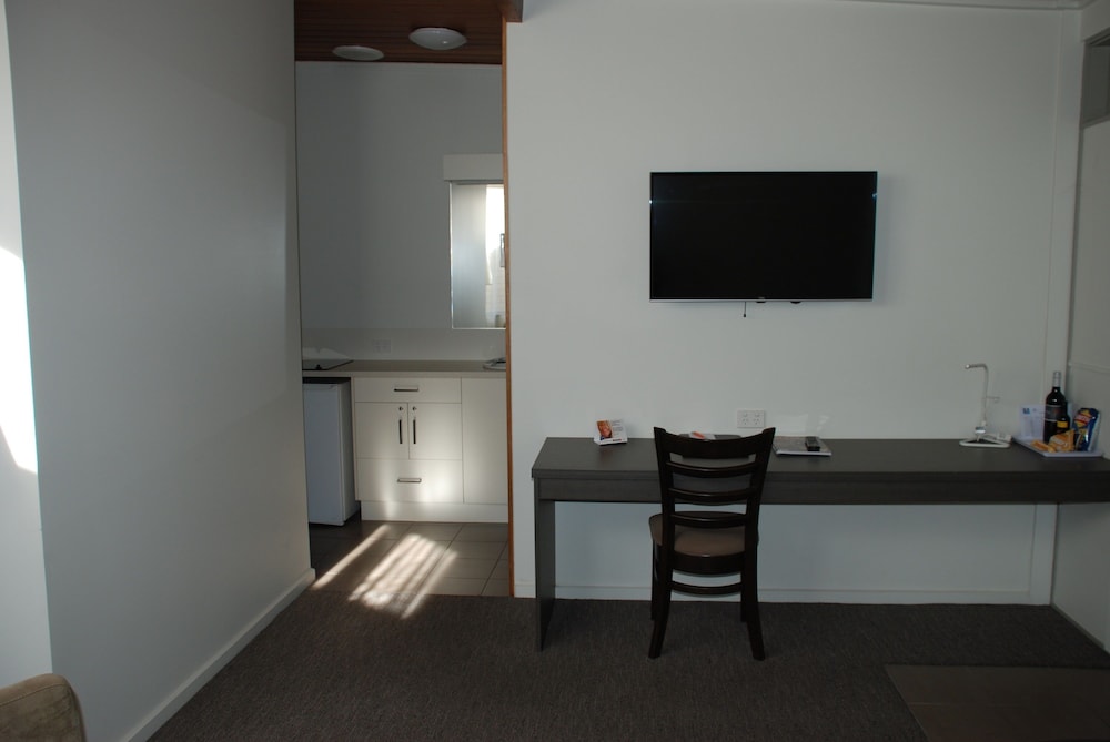 Superior One Bedroom Queen Apartment photo 2