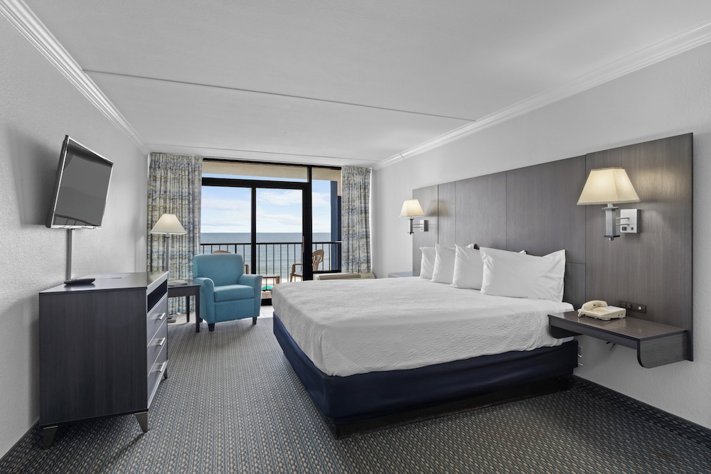 Standard Room, 1 King Bed, Non Smoking, Oceanfront photo 1