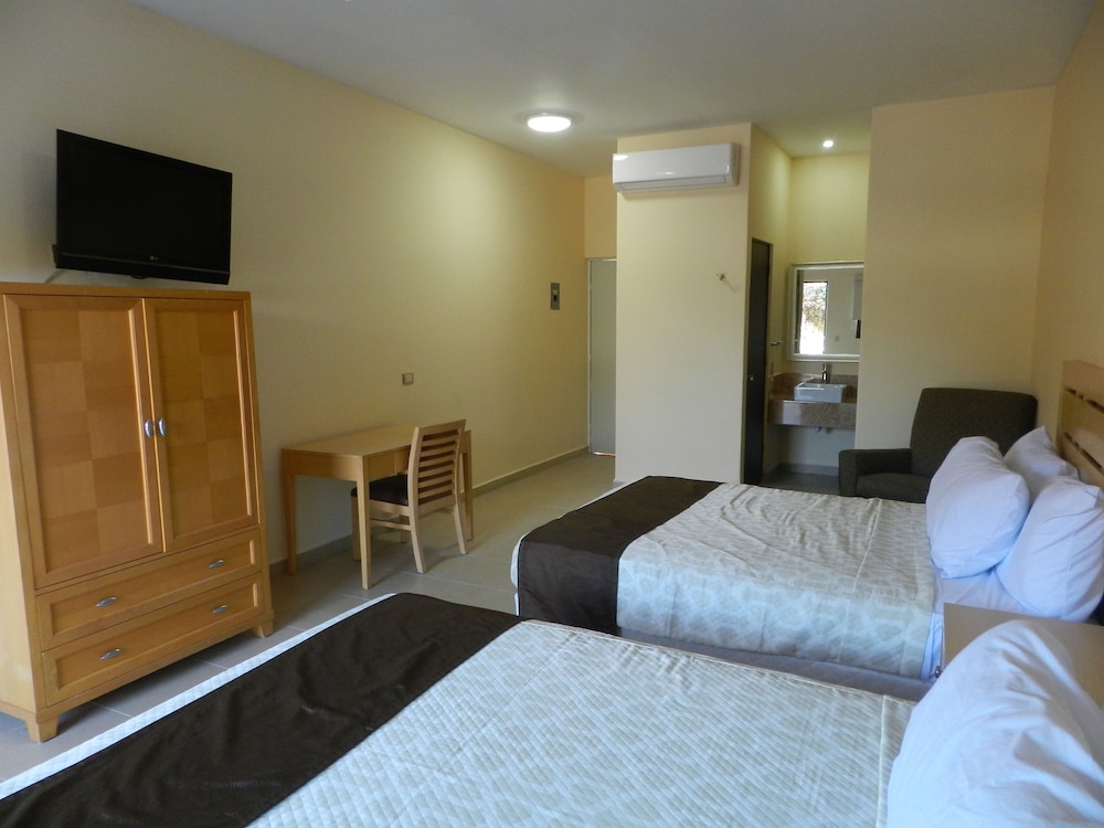 Double Room, 1 Queen Bed photo 2