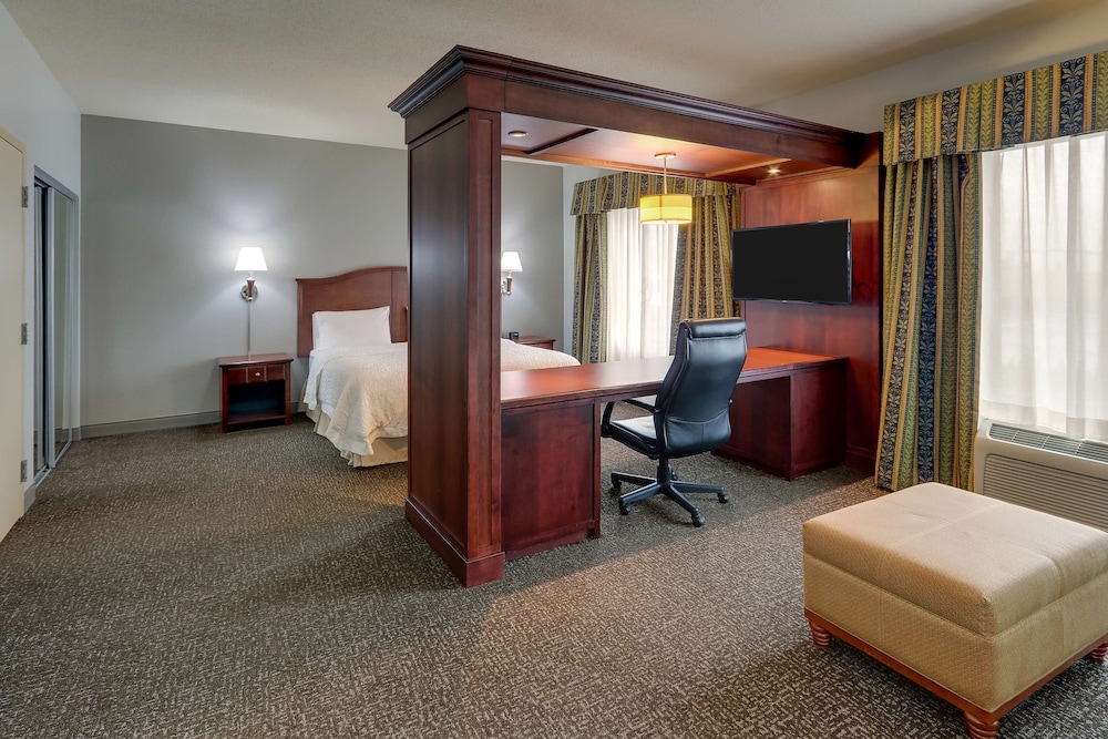 Suite, 1 King Bed Studio, Accessible (Mobility, Roll-in Shower) photo 1