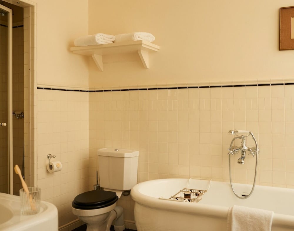 Premier Double Room, Bathtub photo 3
