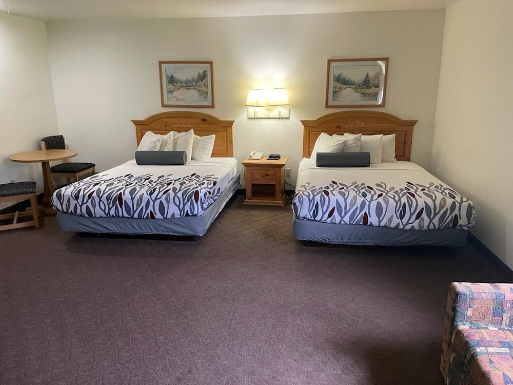 Presidential Room, 2 Queen Beds, Non Smoking photo 1