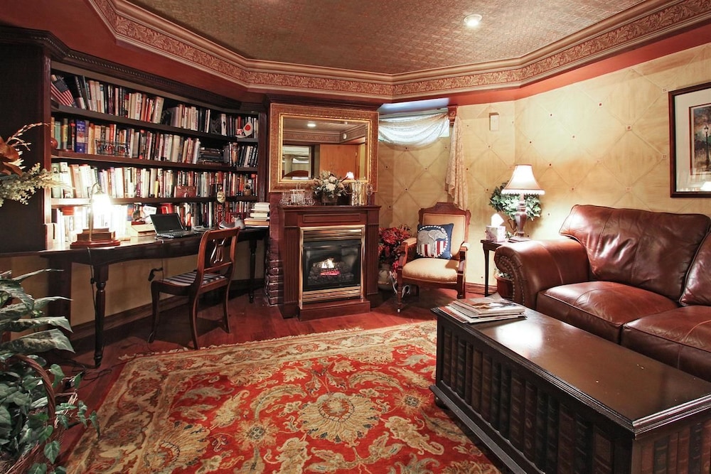 Library/Wedding Suite photo 2