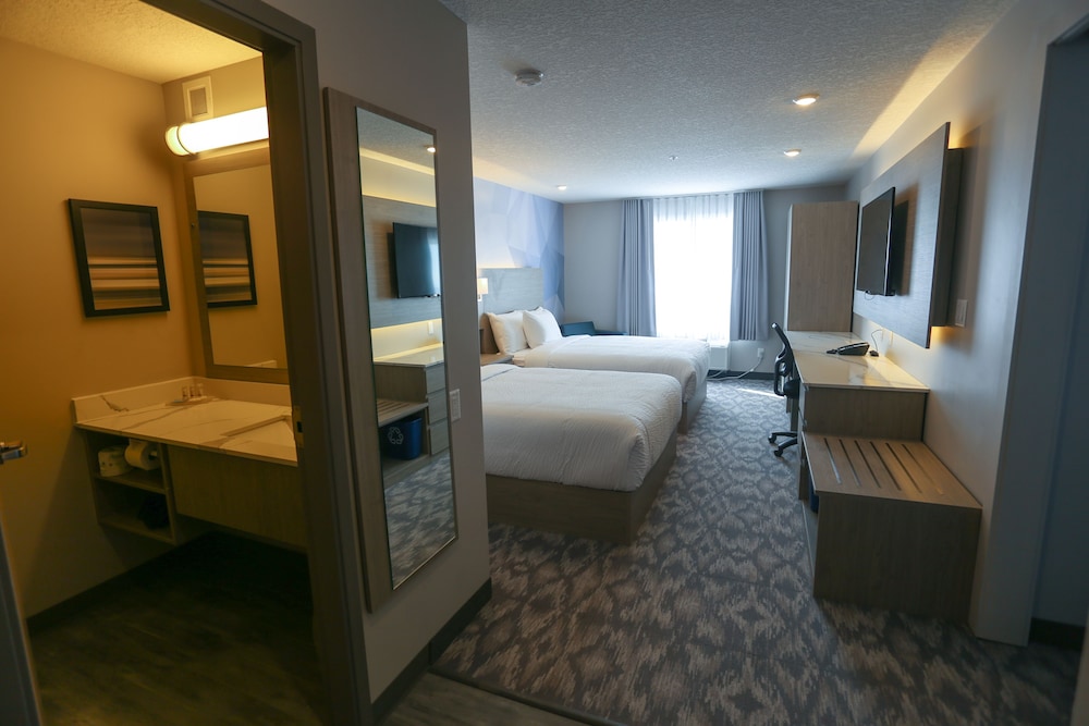 Family Suite, Multiple Beds photo 3