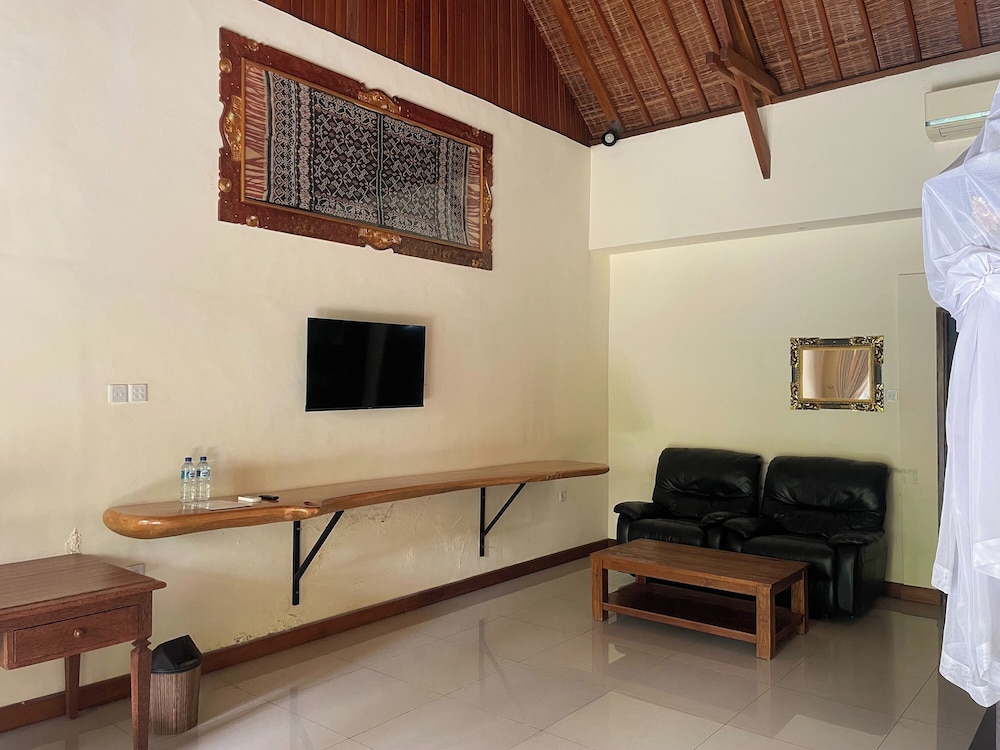 Deluxe King Room With Pool View photo 3