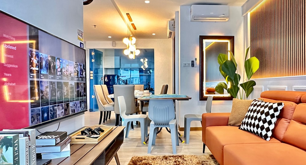 Family Apartment, 5 Bedrooms, Accessible, City View photo 1