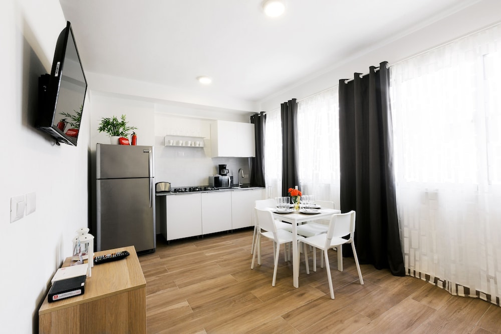 Deluxe Privilege Suite - Beach Club Access