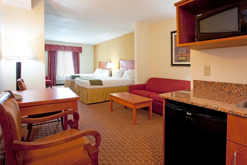 Suite, Multiple Beds - Photo 5